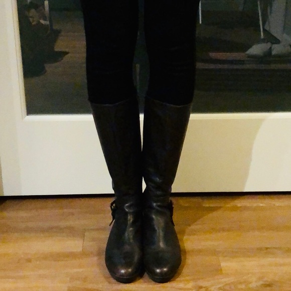 Brown leather tall boots - Picture 2 of 5